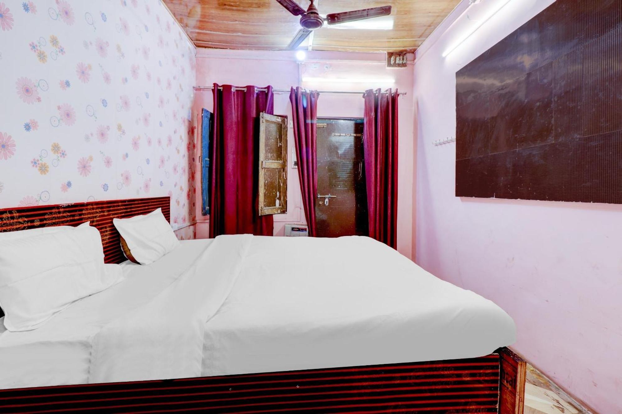 Hotel O Shree Radha Guest House Джханси Экстерьер фото